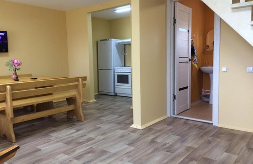 Svir'Stroyskoe House | Pet-Friendly Cottage Complex with Oceanfront Views