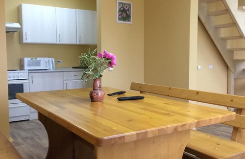 Svir'Stroyskoe House | Pet-Friendly Cottage Complex with Oceanfront Views