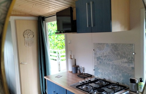 Lacroix-sur-Meuse Cottage | Pet-Friendly Cottage Cosy Aux Lauriers in Lacroix sur Meuse