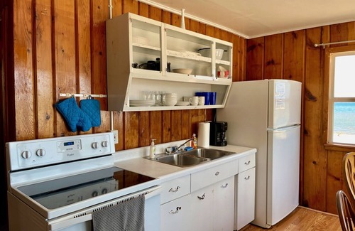 Oscoda Cottage | Cozy Cottage Cove: Lake Huron Beach Retreat - Guest Rated 9.8