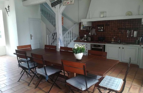 Princay Cottage | Tranquil Cottage Surrounded by Majestic Trees for Families