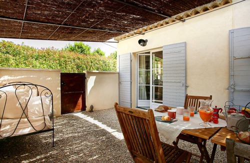 Aix-en-Provence House | Relax at Cottage de Charme with Pool & Garden Near City
