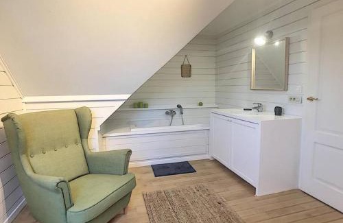 Wezembeek-Oppem Apartment | Serene Cottage on the Outskirts of Brussels - Rated 9.3/10