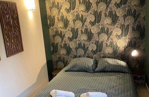 Saint-Leonard Ski Chalet | Cozy Oceanfront Retreat with Pet-Friendly Amenities