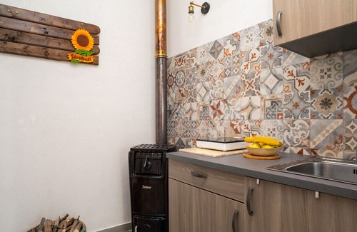 Nicolosi Cottage | Beachfront Etna Country Home with Wi-Fi and Air Conditioning