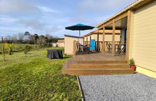 Saubrigues House | Cozy Chalet Retreat with Pool & Hot Tub in Landes