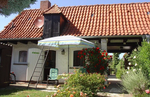 Zingst House | Cozy Cottage for 2 with Pool in Zingst