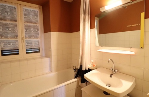 Lorcieres Cottage | Cozy Gite Lorcières: Pet-Friendly Retreat with Spa & Kitchen