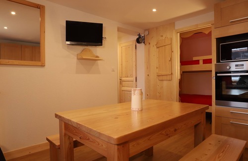 Bonneval-sur-Arc House | Cozy Cottage for 4 with Spa, Breakfast & Perfect Ratings
