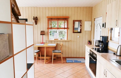 Pinnow House | Cozy Pinnow Cottage for 4 with Oceanfront Views