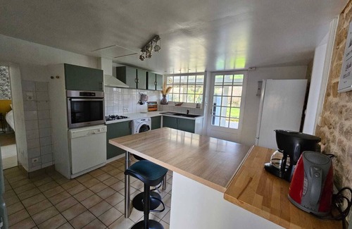 Peault House | Cozy Cottage for 4-6 with Private Jacuzzi and Spa