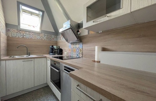 Seepark Kirchheim House | Cozy Cottage for 6 with Pool and Kitchen in Kirchheim