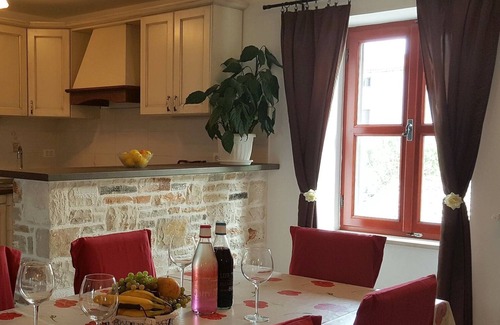 Bale House | Idyllic Cottage for 6 near Rovinj with Ocean Views
