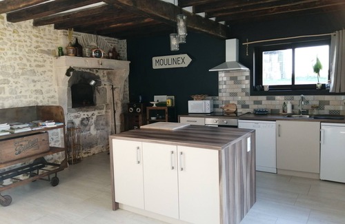 Saint-Fulgent-des-Ormes House | Charming Cottage on the Farm in Perche – Pet and Child Friendly