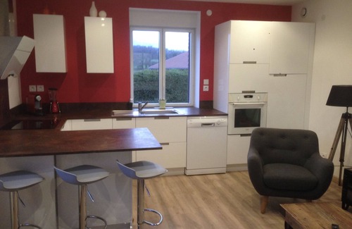 Saint-Victor-sur-Loire House | Cozy Cottage House: Family-Friendly with Full Kitchen