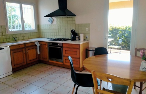 Auvillar House | Relaxing Retreat at Plain Pied, Auvillar: Pet Friendly & Spa