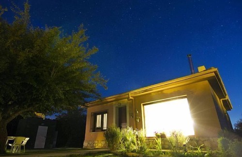 Santibanez del Val Cottage | Inviting Cottage Retreat: The Garden of Manuela for 4