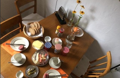 Schwaig bei Nuernberg Bed & Breakfast | Cozy Cottage Garden in Nürnberger Land - Pet Friendly Stay