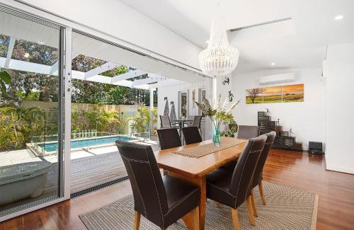 Palmyra Villa | Explore Cottage Gem: 2BR Parkside Retreat with Pool