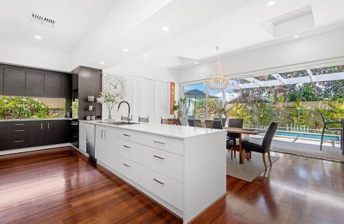 Palmyra Villa | Explore Cottage Gem: 2BR Parkside Retreat with Pool