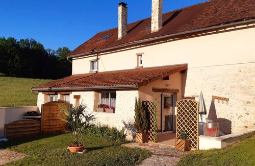 Fossemagne Cottage | Cottage 'Gite Cosy En Pierres Apparentes' with Private Pool, Terrace and Shared Garden