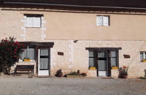Fossemagne Cottage | Cottage 'Gite Xl 8 Personnes' with Private Pool, Private Terrace and Shared Garden