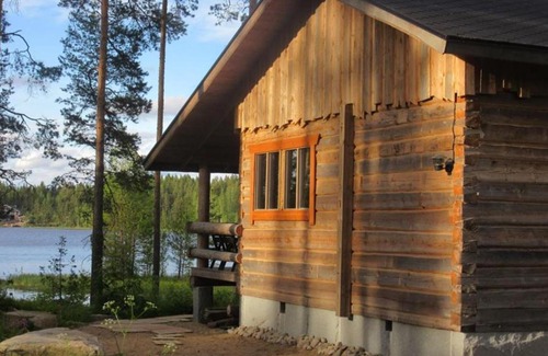 Tampere Ski Chalet | Relax at Cottage Harmaa with Hot Tub & Pet-Friendly Perks