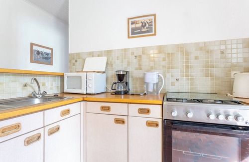Plobannalec-Lesconil House | Cozy Cottage 'Hortensias' with Private Terrace & Ocean View