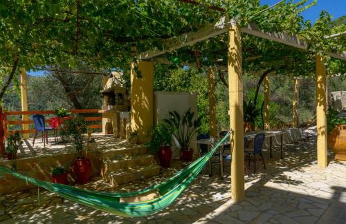 Grigoriana House | Discover a Cozy Cottage Home in South Chania, Child-Friendly