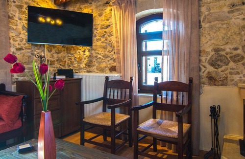 Damavolos Villa | Cottage House With Amazing Mountain View In A Quiet Small Village!
