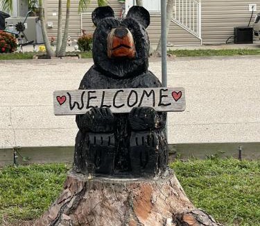 Bayshore Gardens Resort | Pet-Friendly Cottage at Arbor Terrace Resort - 10/10 Rated