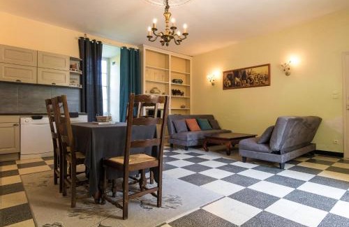 Chalais House | Chaleix Heritage Cottage with Garden & Pool Access