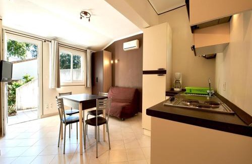 Sari-Solenzara House | Cottage in Corsica with Garden Terrace