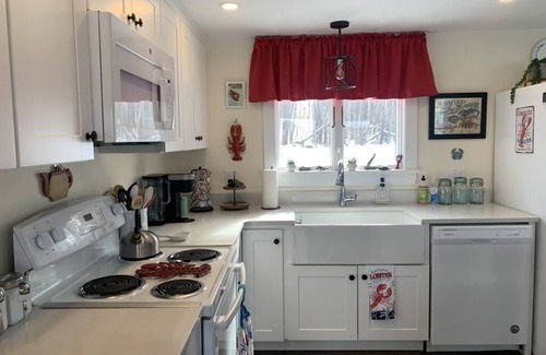 Edgecomb House | Waterfront Cottage in Edgecomb: Top-Rated Family Getaway