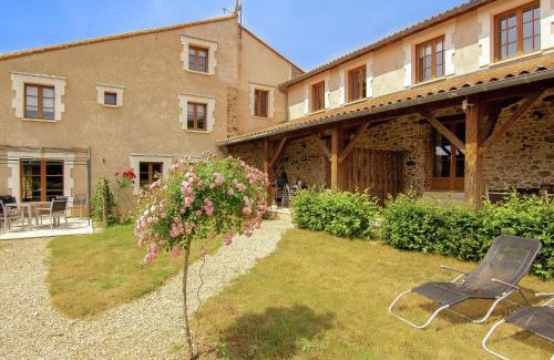 Roussines House | Cottage in France with Private Terrace, cleaning included