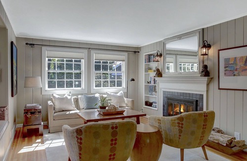 Bryant House | Cozy Cottage in Lake Oswego - Steps from Dining & Portland