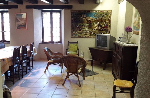 Connac Cottage | Idyllic Cottage in Lavabre, Tarn Valley with Lake Views