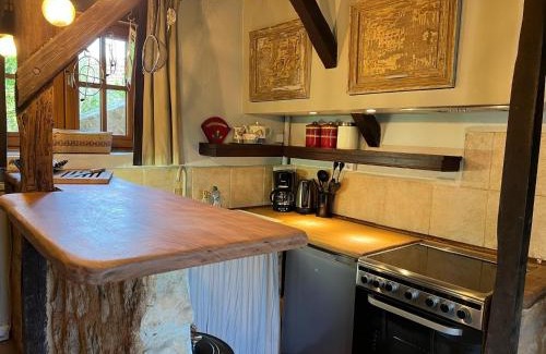 Les Eyzies House | Tranquil Cottage in Les Eyzies with Pool & Pet Friendly