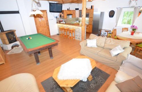 Liberec House | Cozy Holiday Home with Sauna and Billiards near Ski Slopes