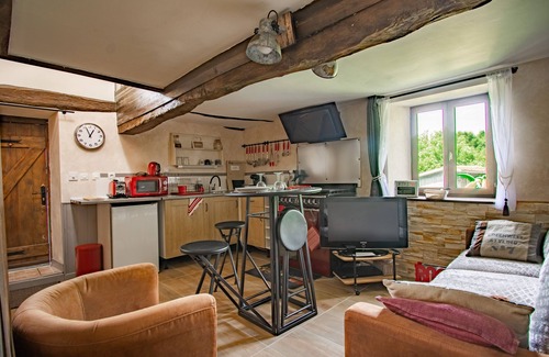 Droux House | Relaxing Cottage in Limousin with Pool and Ocean Views