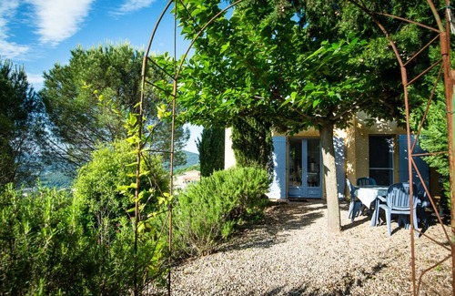 Lodeve House | Scenic Cottage with Lake View Near Lac du Salagou