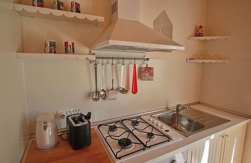 Montelabbate Cottage | Guest Rated 10/10: Belvilla by OYO Daino with Pool & Pets