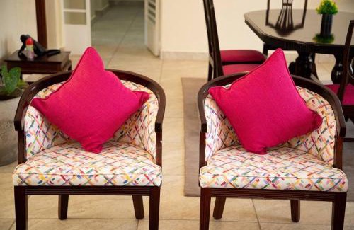 Nanyuki Villa | Family-Friendly Cottage in Nanyuki with Pool & Breakfast
