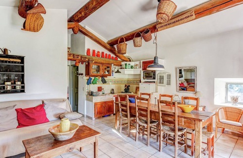 Oppede Cottage | Idyllic Cottage in Oppède with Pool and Vineyard Views