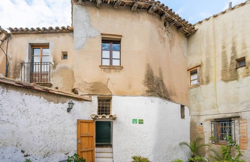 Pacs del Penedes Cottage | Experience Elegance at Belvilla by OYO El Racó - 10/10 Rated