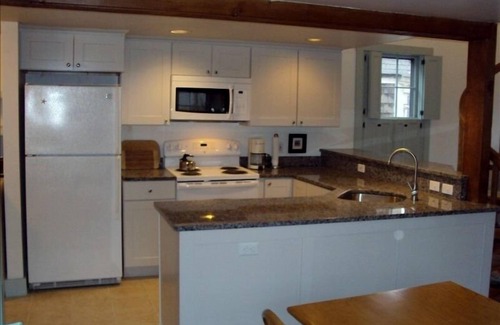 Nantucket Town House | Prime In-Town Cottage with Ocean View & Family Amenities
