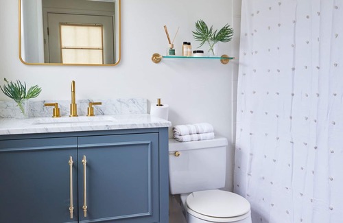 Sherman Oaks Cottage | Prime Sherman Oaks Cottage with Breakfast & Kitchen Amenities