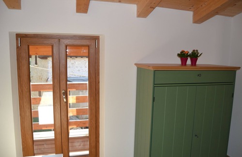 Castelletto House | Tranquil Cottage Retreat in Charming Village - 9.8/10 Rated