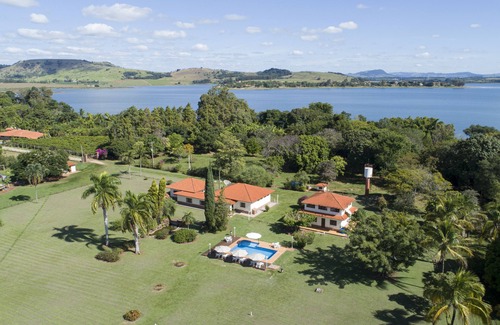 Barao de Antonina House | Idyllic Cottage by Chavantes Dam with Beach and Pool