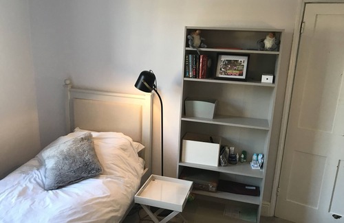 Newton St Loe House | Tranquil Cottage in the City: 10/10 Rated Near Bath